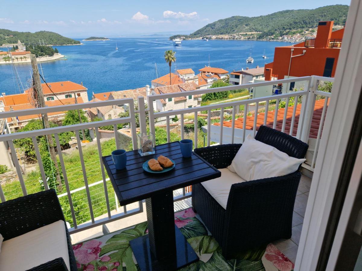 Apartmani Luan Vis Exterior photo
