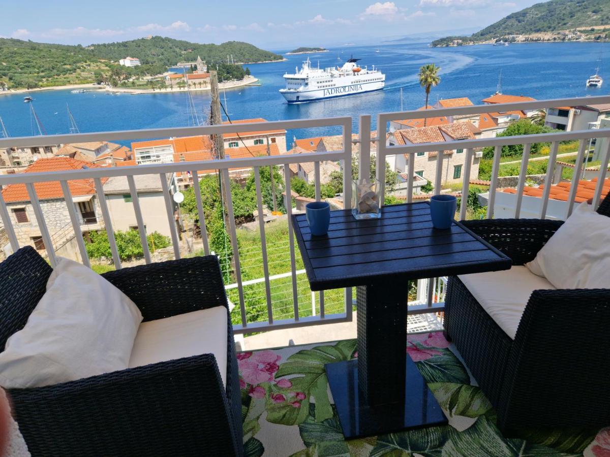 Apartmani Luan Vis Exterior photo