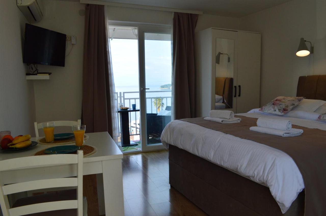 Apartmani Luan Vis Exterior photo