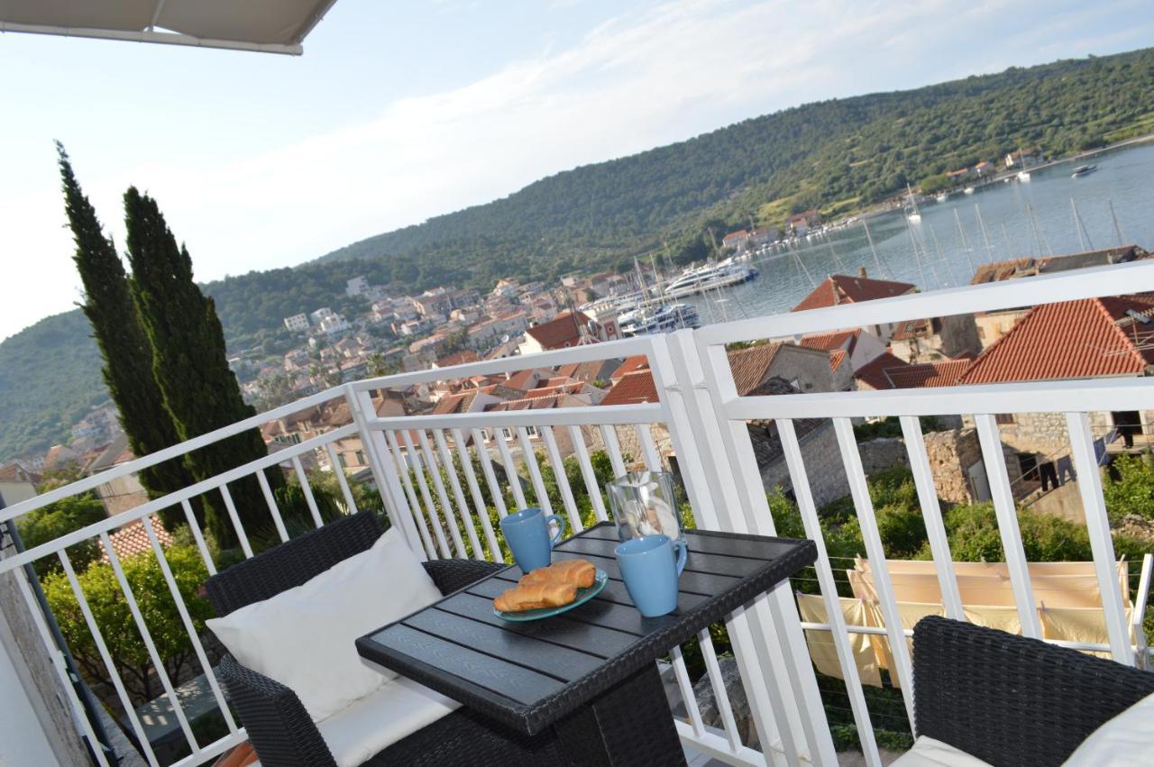 Apartmani Luan Vis Exterior photo