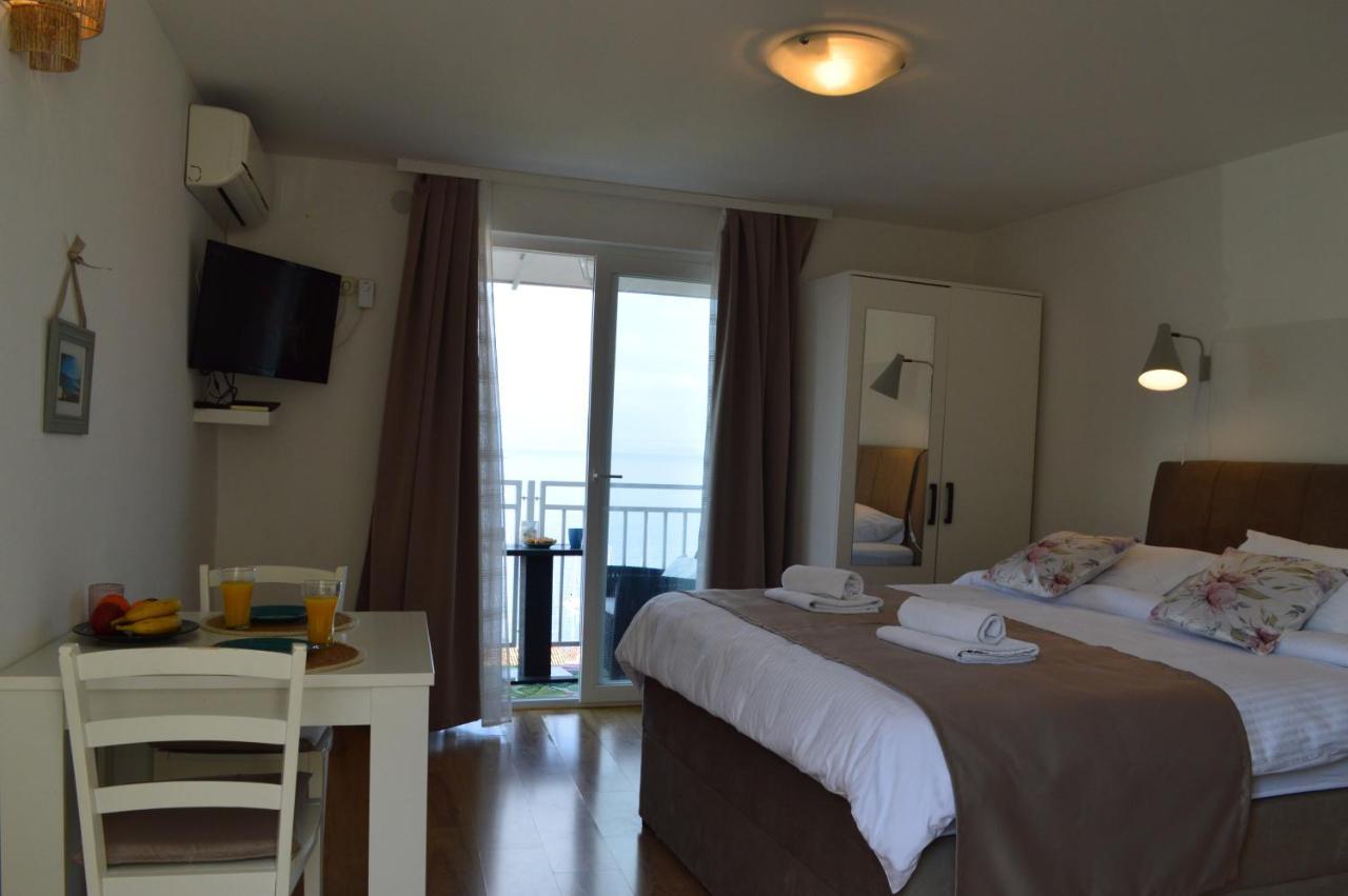 Apartmani Luan Vis Exterior photo