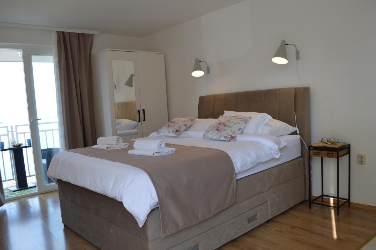 Apartmani Luan Vis Exterior photo