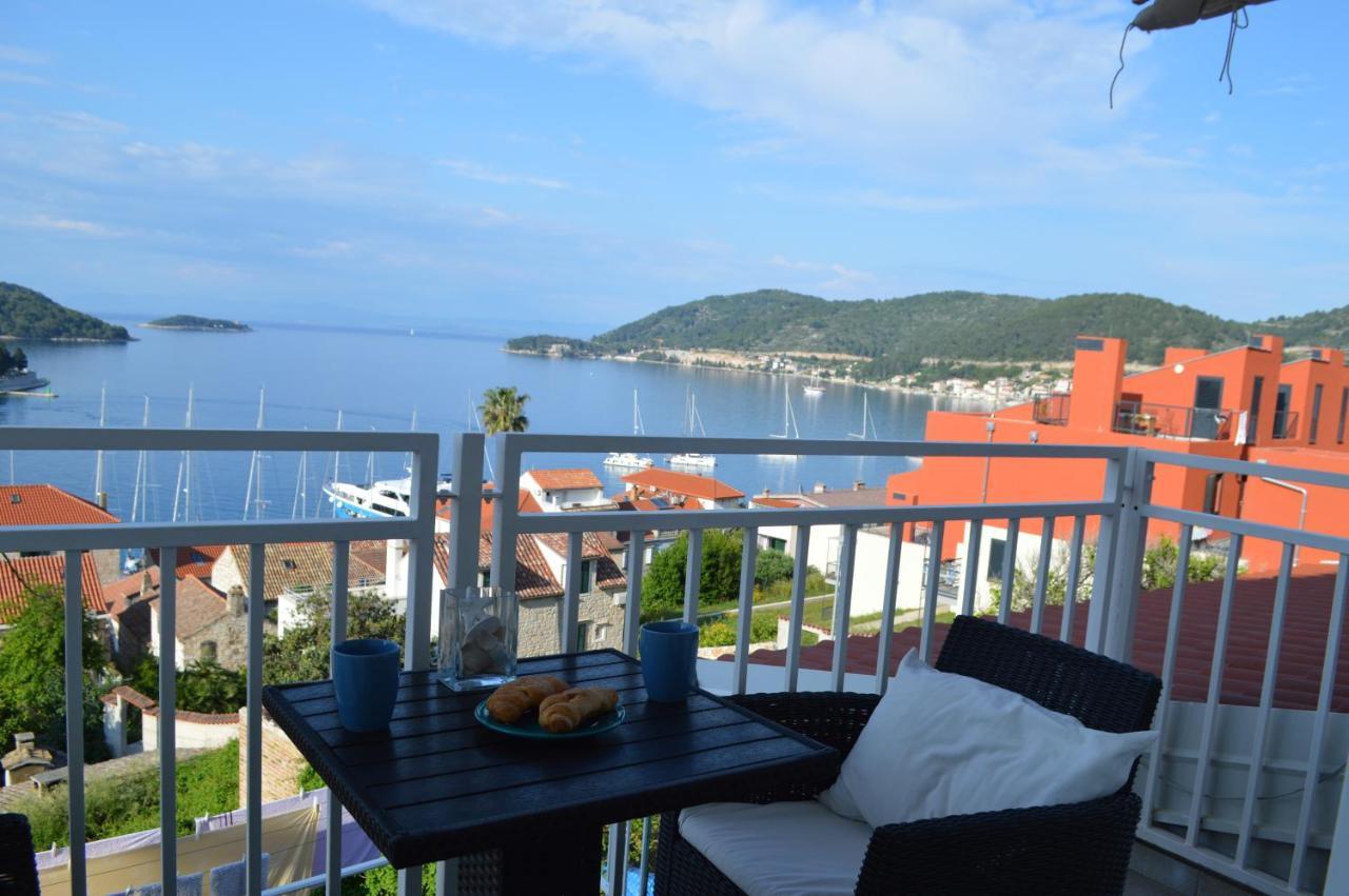 Apartmani Luan Vis Exterior photo